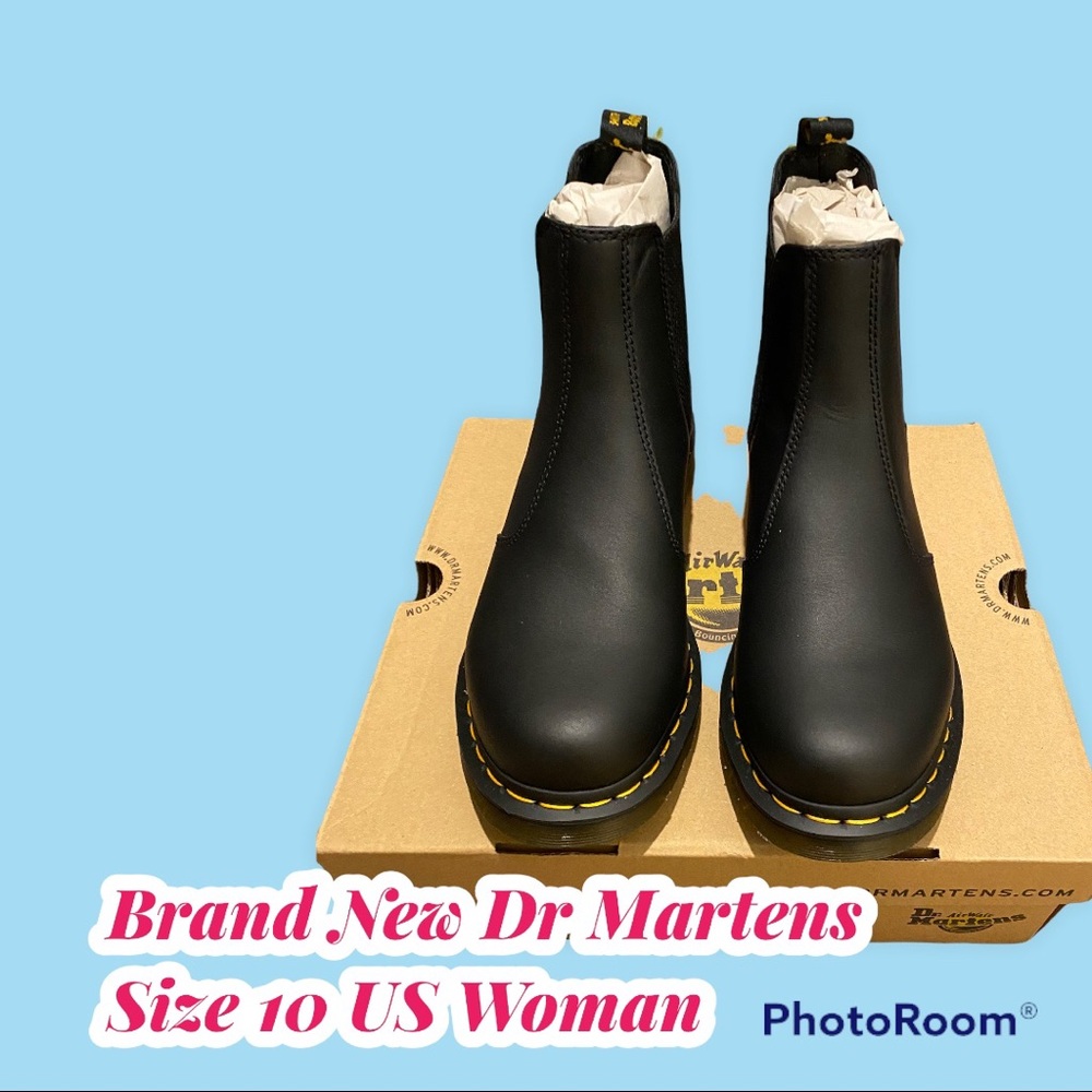 Brand New Size 10 Women Dr. Martens‘ 2976 Nappa Leather Chelsea Boots